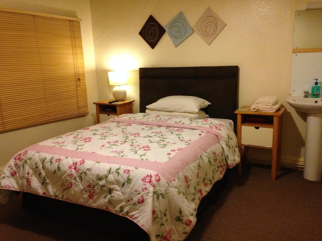 Garden Gate Guest House Честер Номер фото